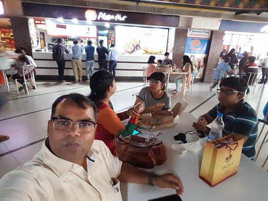 Food Port Sahara Ganj